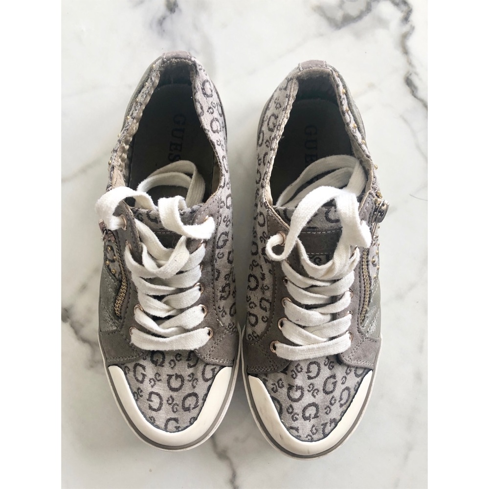 GUESS Sneakers size 5.5